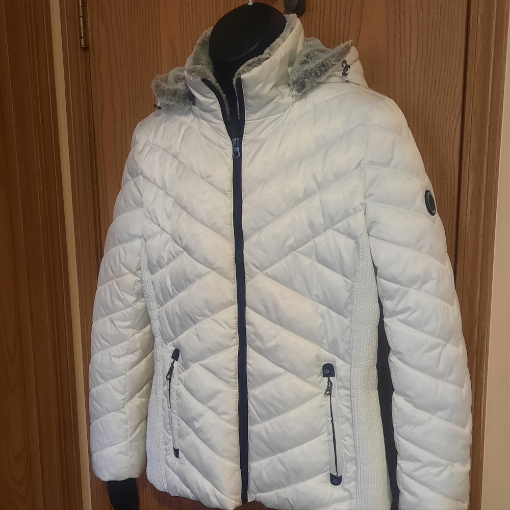 Nautica Women's White Puffer Jacket with Faux Fur Hood - Picture 3 of 13